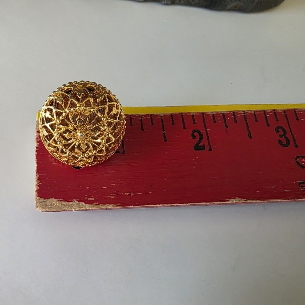 Vintage ART Gold Filigree Dome Statement Earrings 60s 70s Designer Style - Picture 8 of 9